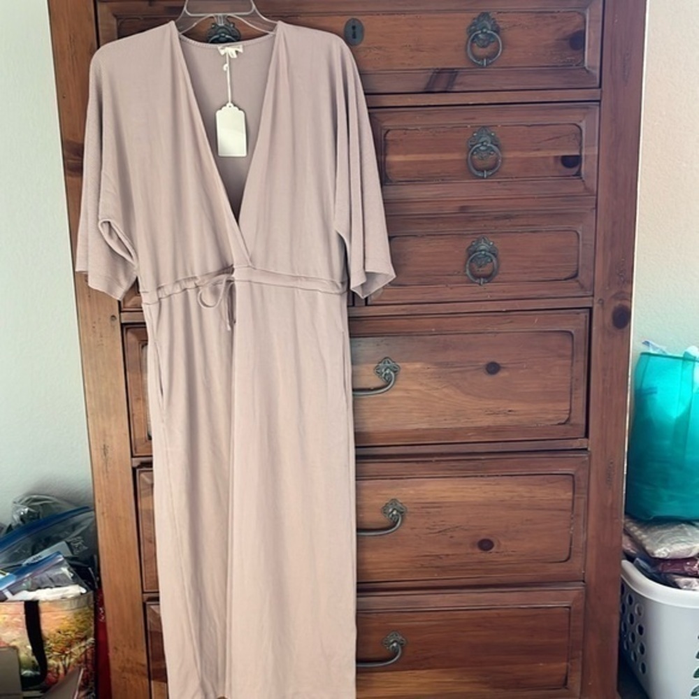 Hem & Thread Women’s Mauve Dress Size Small NWT
